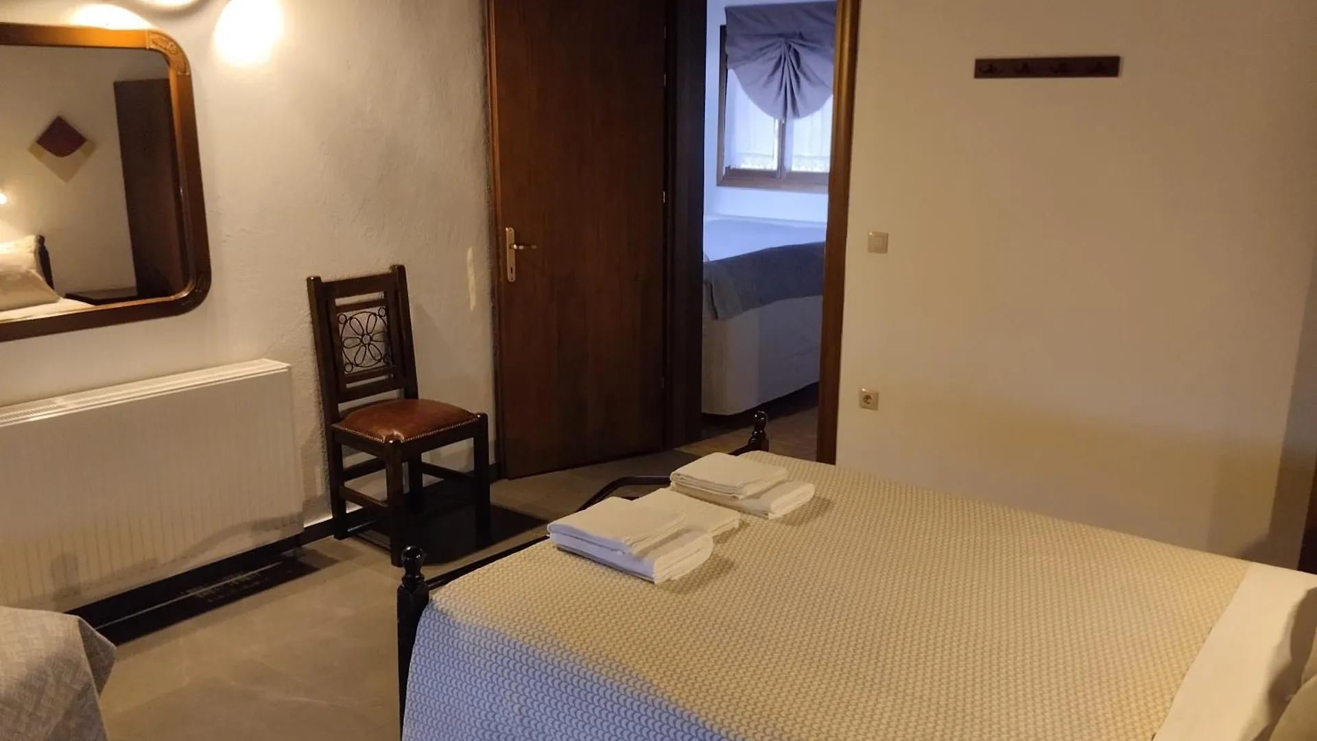 Elatodasos تاكسيارشيس مزرعة للإقامة